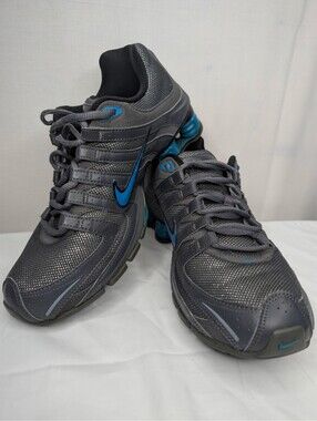 Vintage Nike Shox NZ Cool Grey Metallic Cyber Y2K Style Sneakers